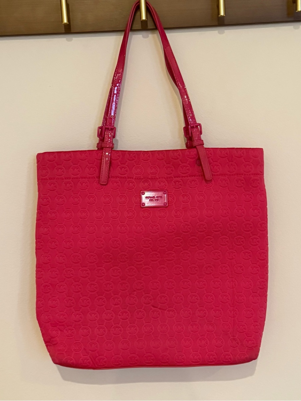 Michael Kors Jet Set Neoprene Tote - Picture 2 of 5